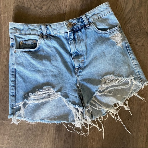 Topshop Pants - Topshop Mom Cut Off Jean Shorts High Rise Size 8